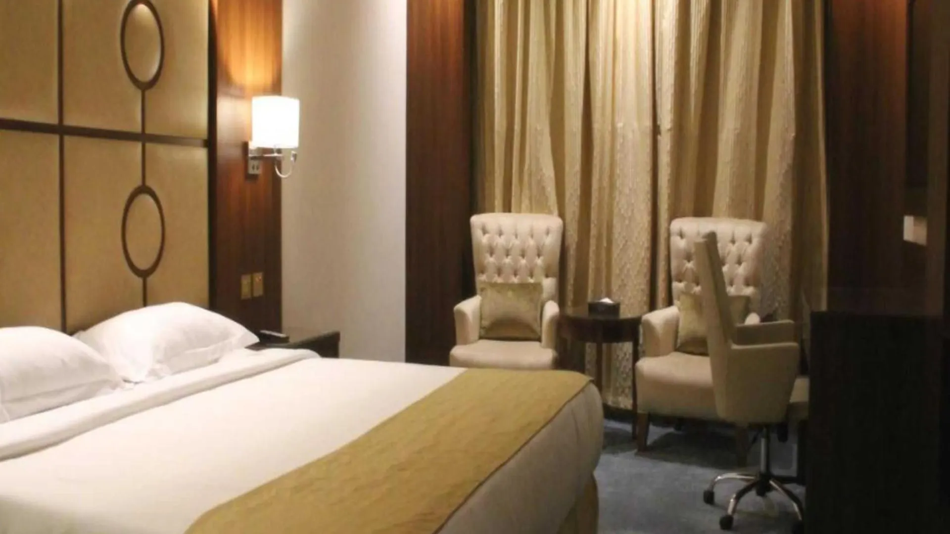 Belvilla Alhamra Vivid Plaza Hotel Jeddah 4*,